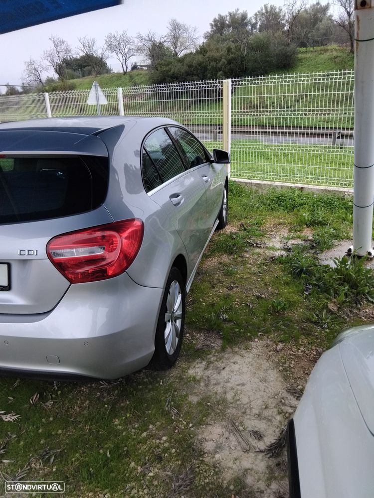 Mercedes-Benz A 180 i - 4