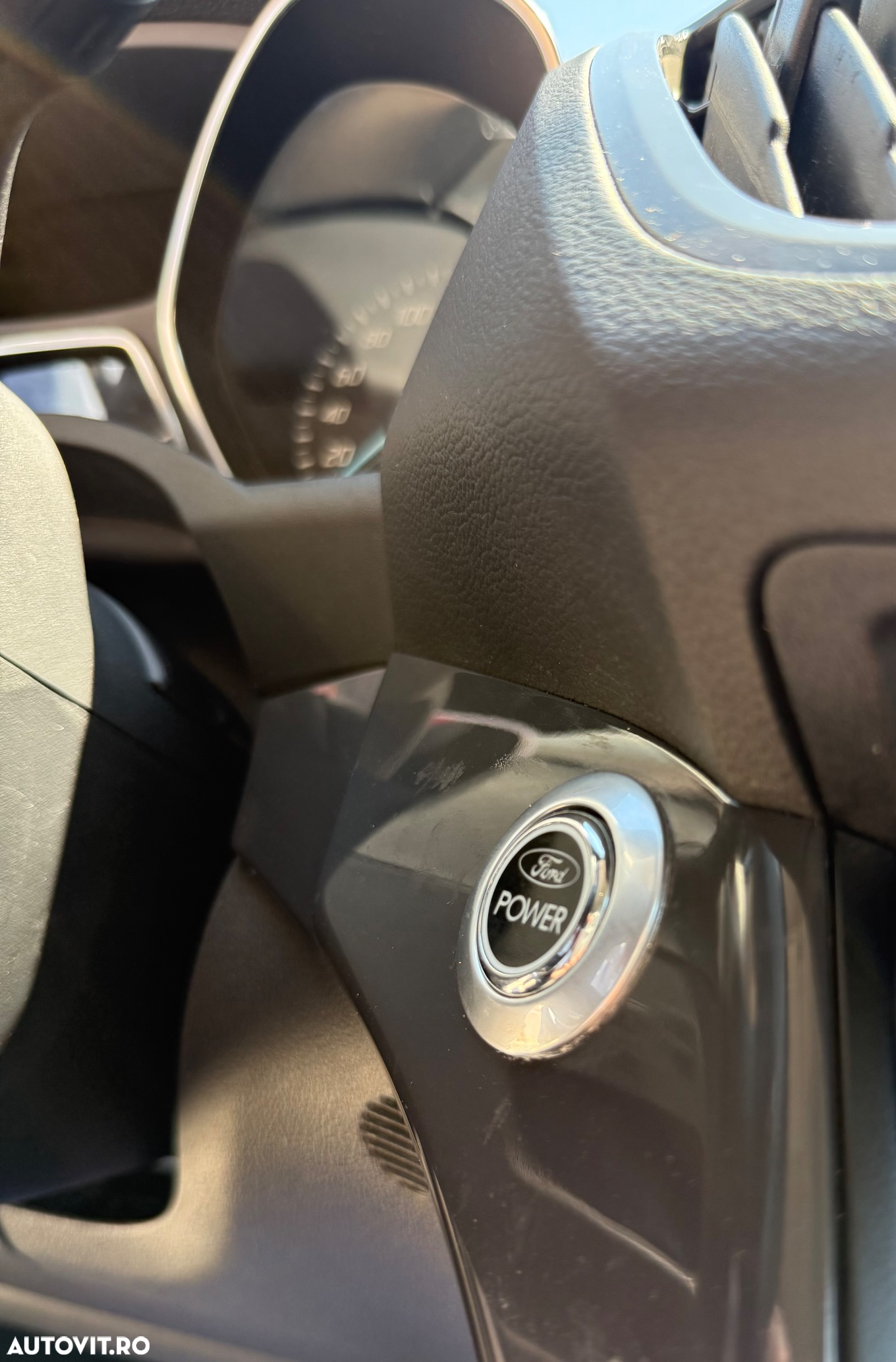 Ford Kuga 1.6 EcoBoost 2x4 Titanium - 13