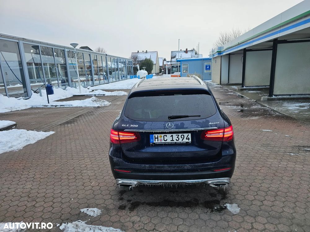 Mercedes-Benz GLC - 12