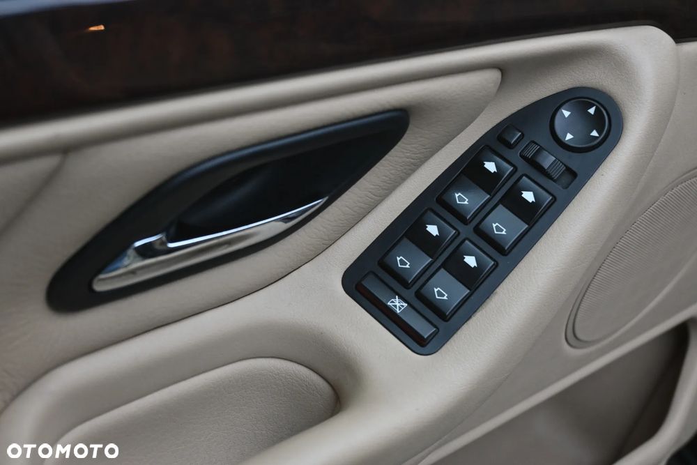 BMW Seria 7 735i L - 16