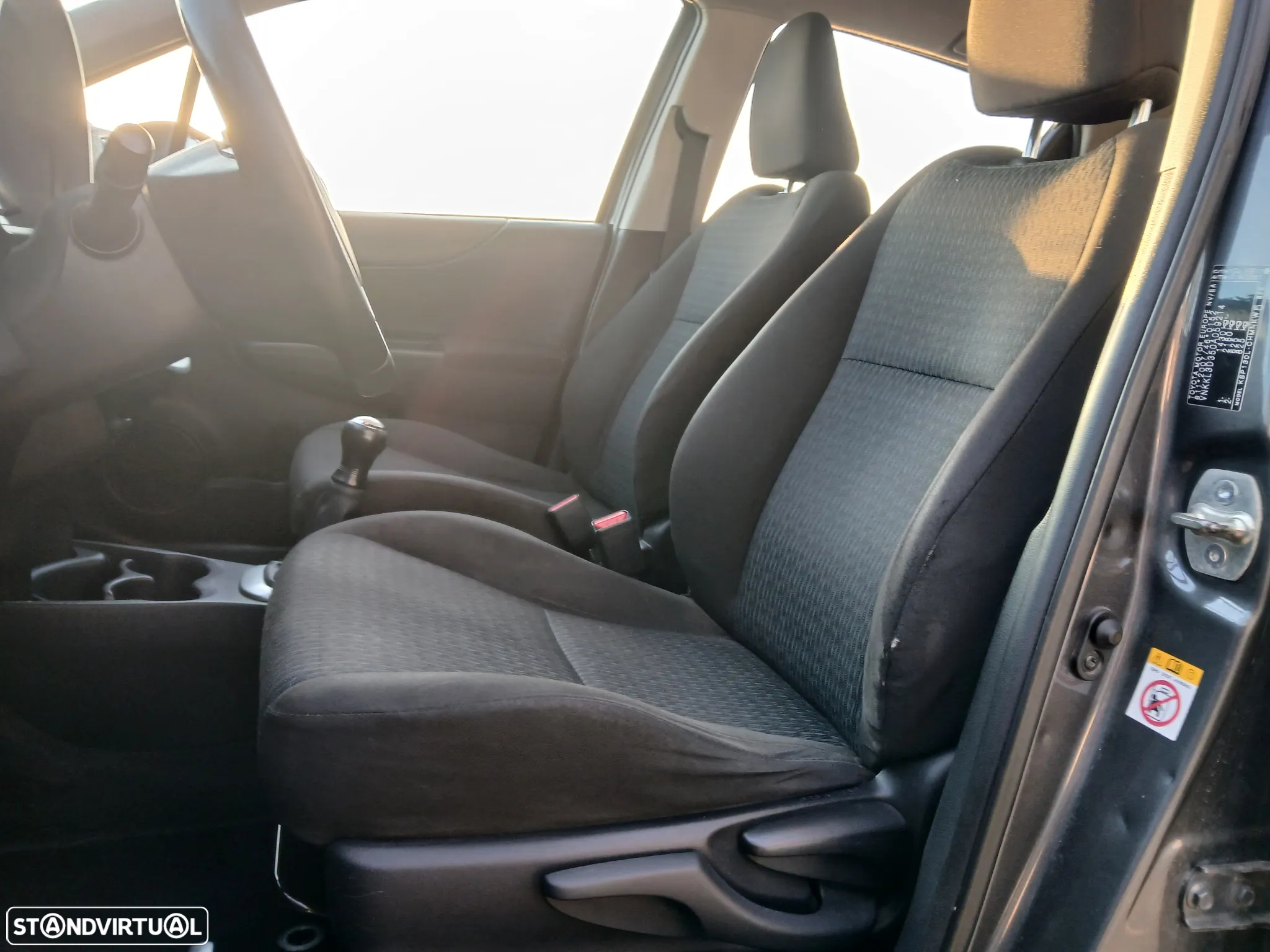 Toyota Yaris 1.0 VVT-i Comfort+P.Style - 5