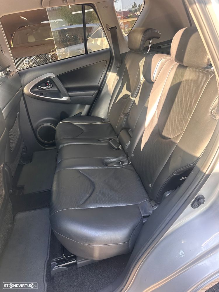 Toyota RAV4 2.2 D-4D X NAVI+RF+BM - 6