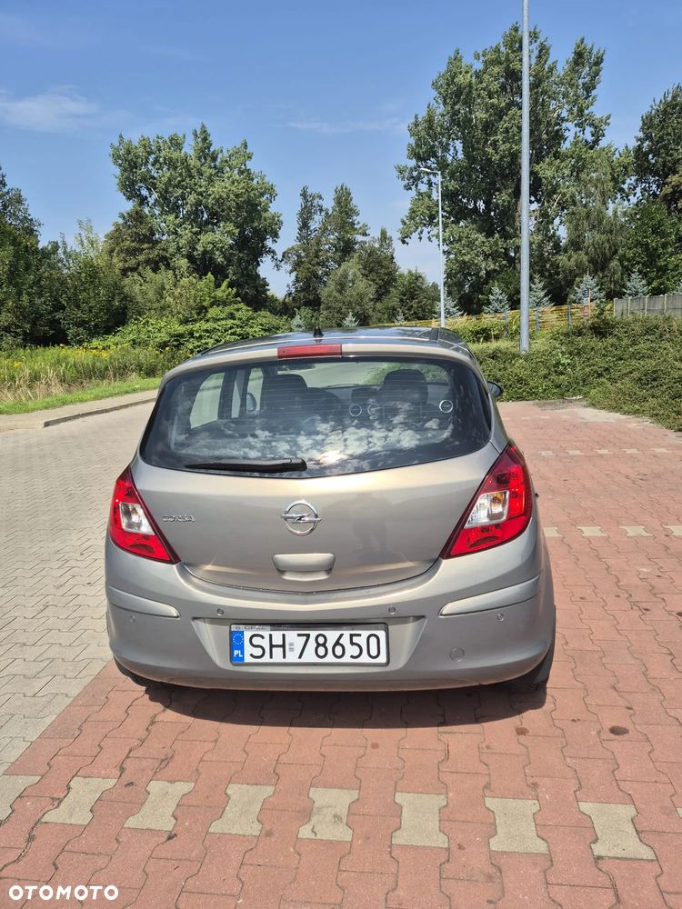 Opel Corsa 1.4 16V Cosmo - 14