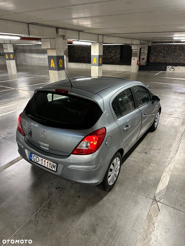 Opel Corsa 1.2 16V Cosmo - 7