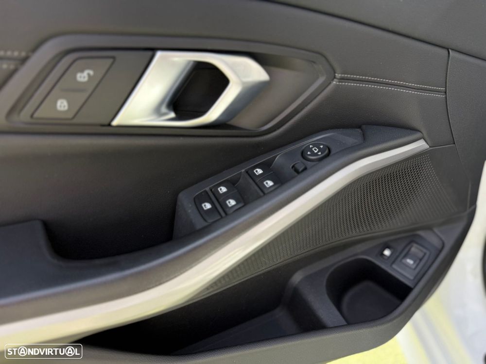 BMW 320 e Corporate Edition Auto - 19