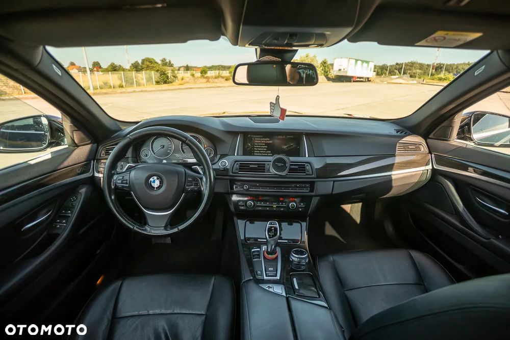 BMW Seria 5 530d Luxury Line - 36
