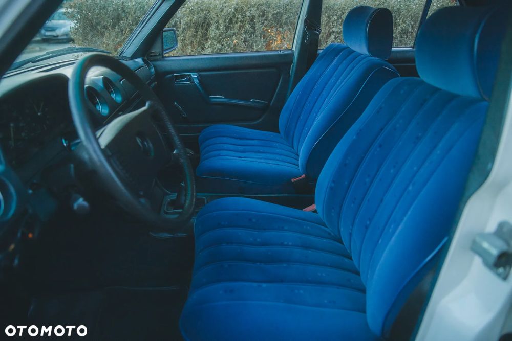 Mercedes-Benz W123 - 2