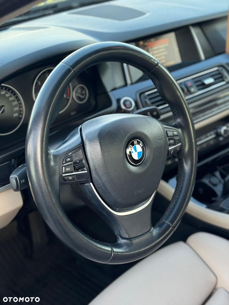 BMW Seria 5 520d - 29
