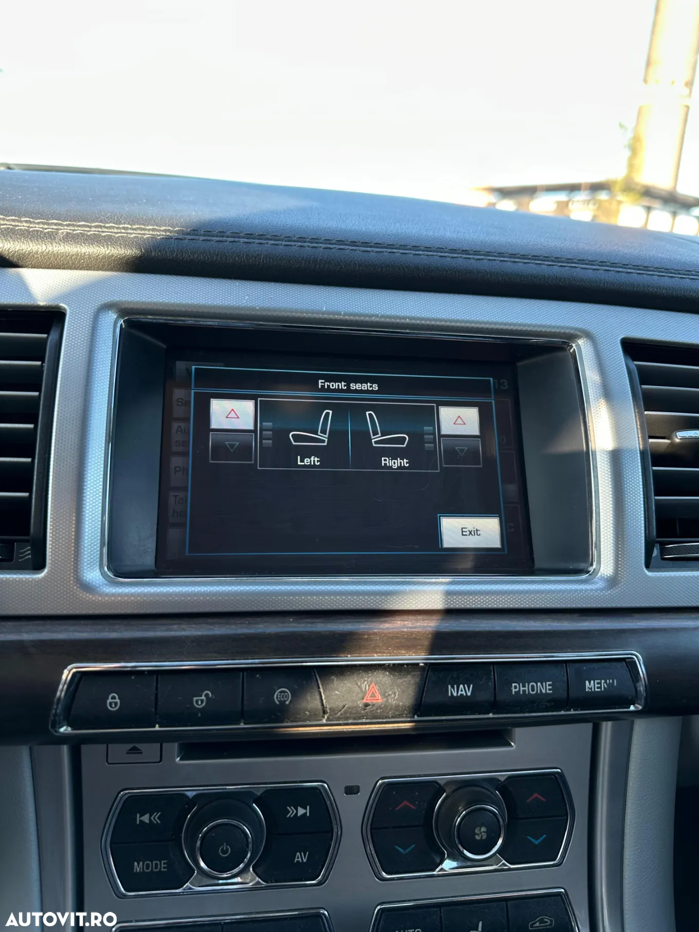 Jaguar XF 2.2D Luxury - 11