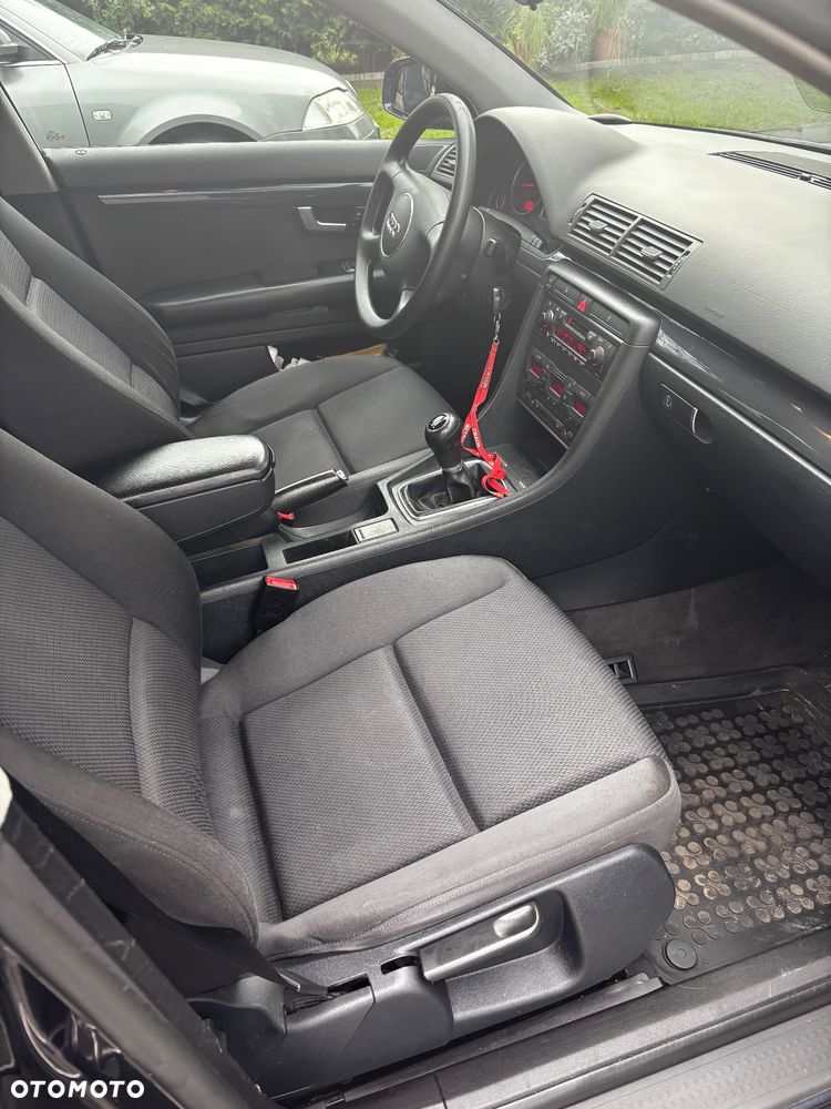 Audi A4 Limousine - 4