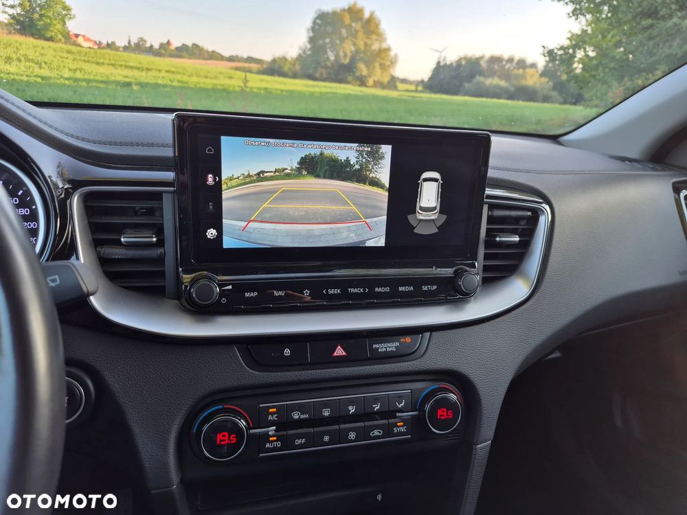 Kia Ceed - 24