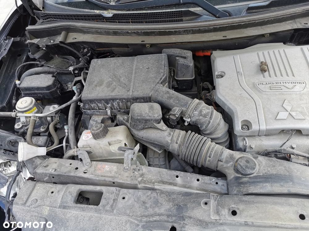 Mitsubishi Outlander Intense + - 14