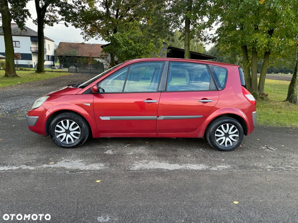 Renault Scenic 1.6 16V Confort Expression - 9