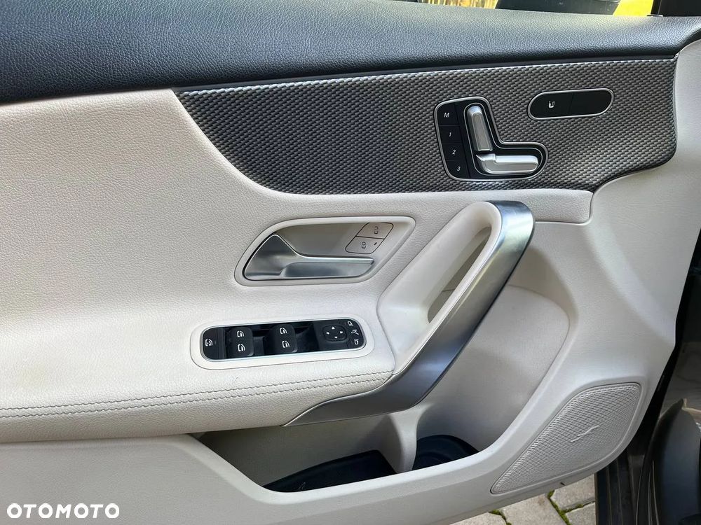 Mercedes-Benz Klasa A 200 7G-DCT - 23