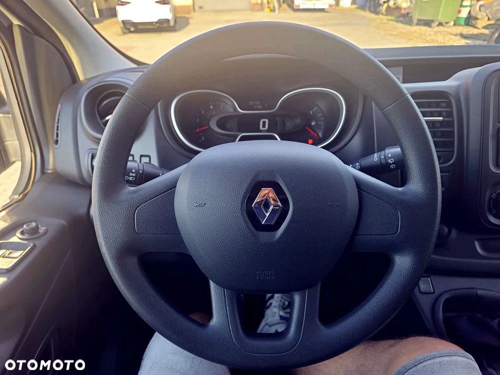 Renault Trafic - 12