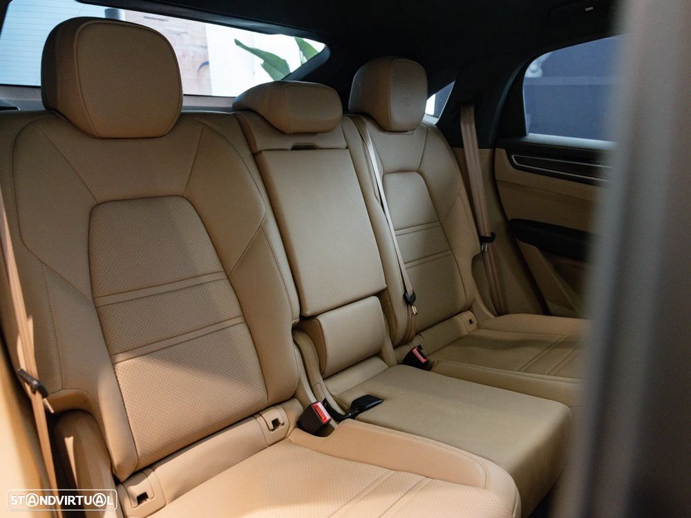 Porsche Cayenne Coupé E-Hybrid Platinum Edition - 43