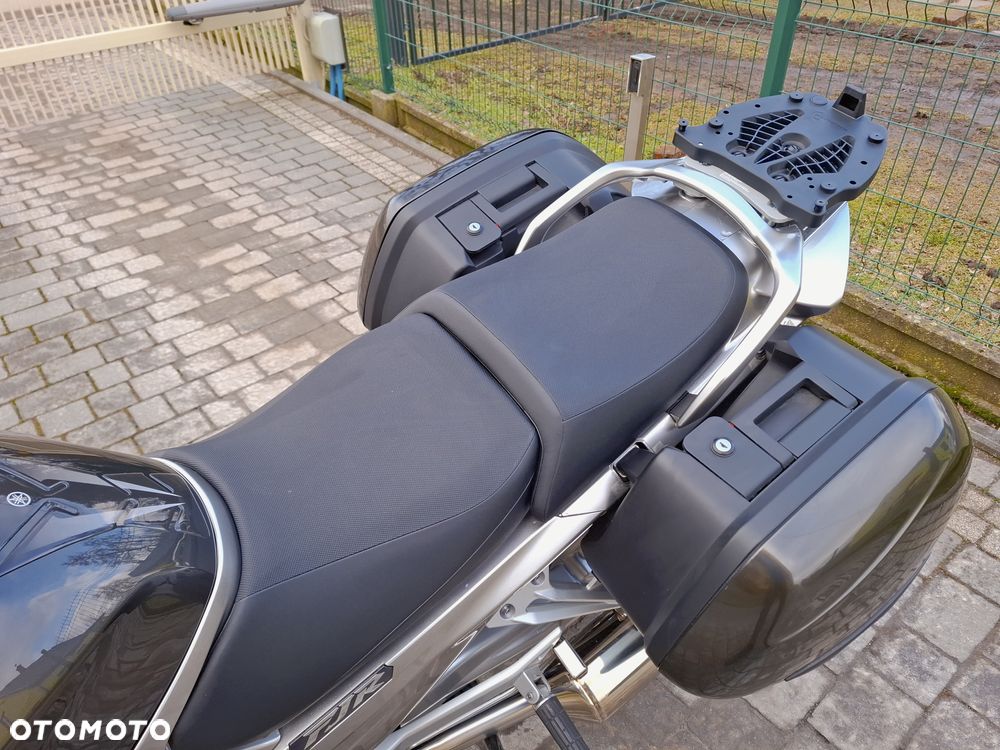 Yamaha FJR - 13