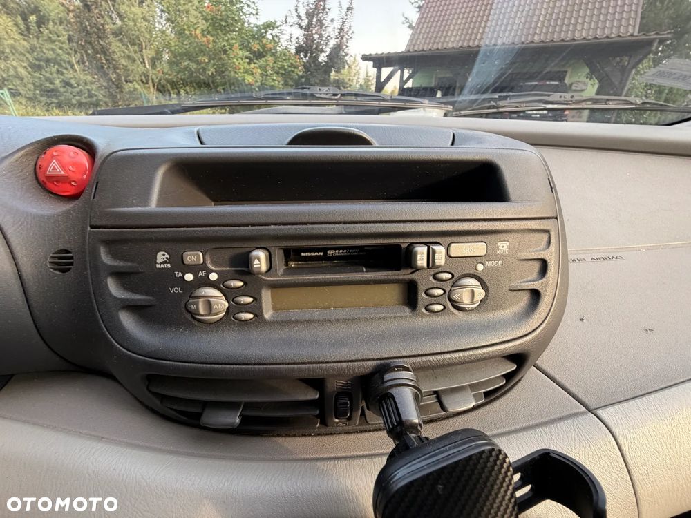Nissan Almera Tino 1.8 - 13