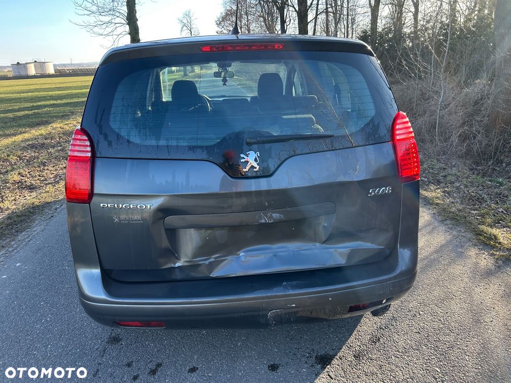 Peugeot 5008 - 10