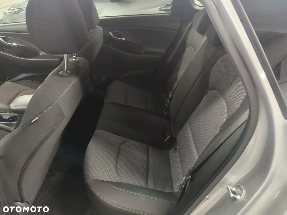 Hyundai i30 1.0 T-GDI Classic + - 9