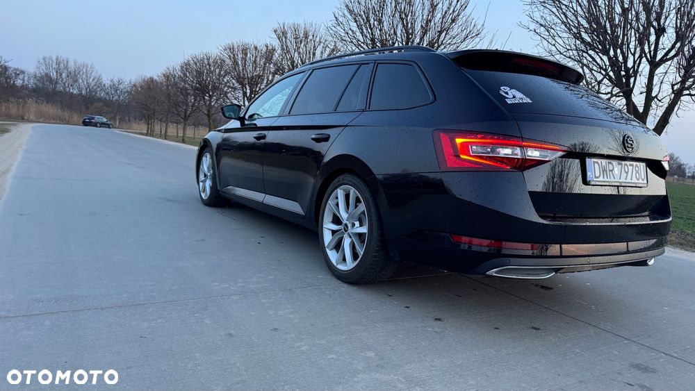 Skoda Superb 2.0 TDI DSG Sportline - 7