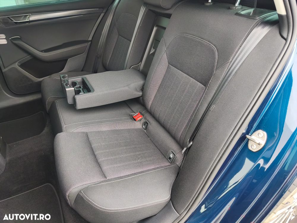 Skoda Superb Combi 2.0 TDI DSG Style - 25