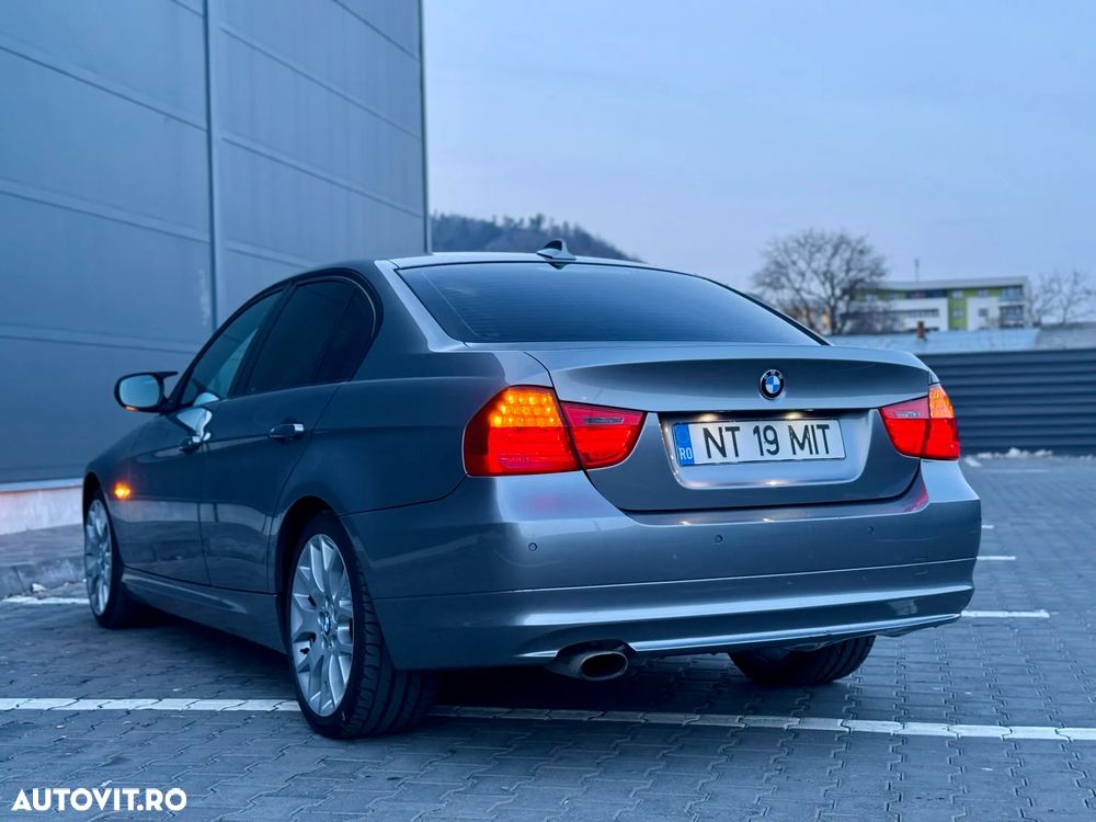 BMW Seria 3 320d - 5