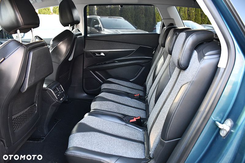 Peugeot 5008 THP 165 EAT6 Allure - 22