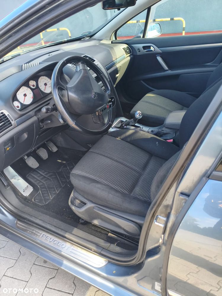 Peugeot 407 - 6