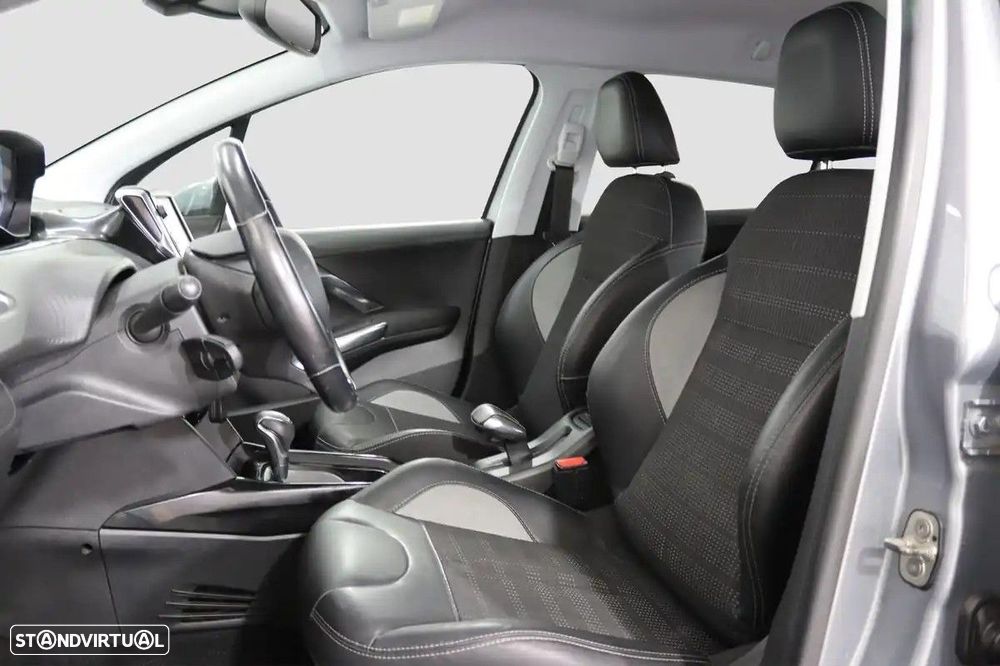 Peugeot 2008 1.2 PureTech Allure EAT6 - 10