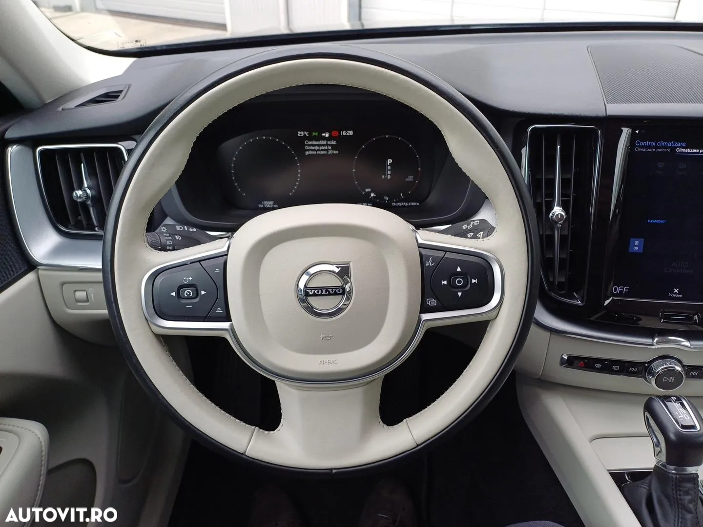 Volvo XC 60 D4 AWD Geartronic Momentum - 12