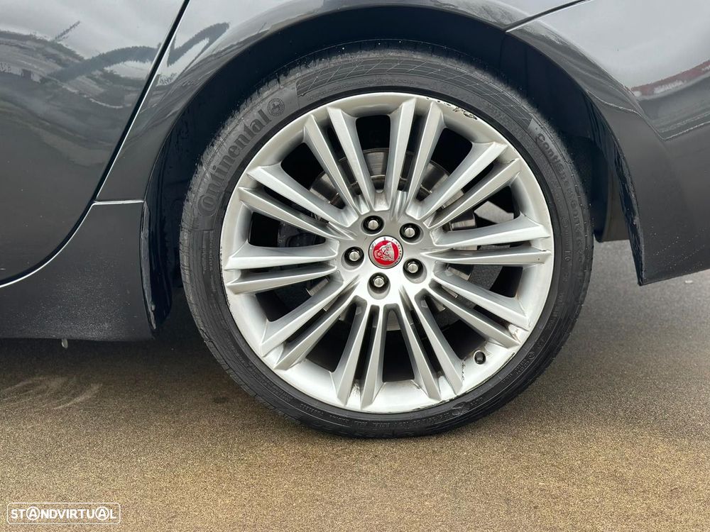 Jaguar XJ 3.0 D V6 Premium Luxury - 9