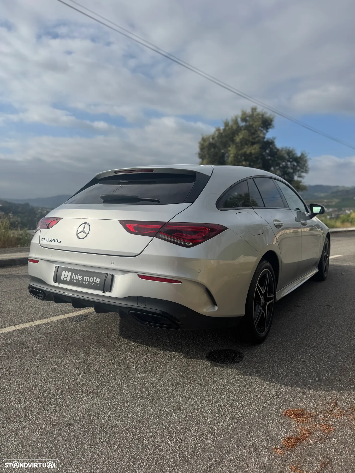 Mercedes-Benz CLA 250 e Shooting Brake AMG Line - 11