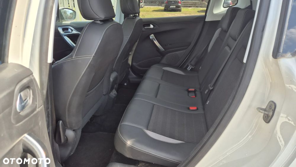 Peugeot 2008 PureTech 110 GPF Stop&Start EAT6 Allure - 13