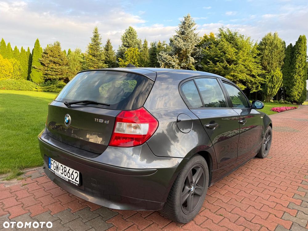 BMW Seria 1 118d DPF - 16