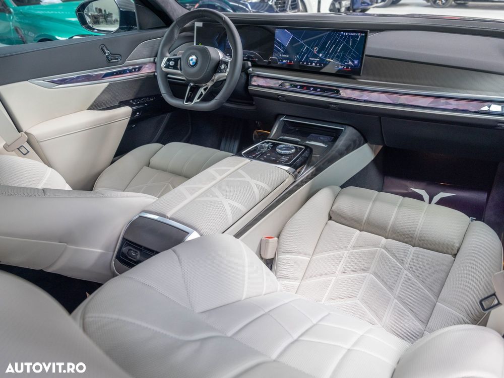 BMW Seria 7 740d xDrive MHEV - 17