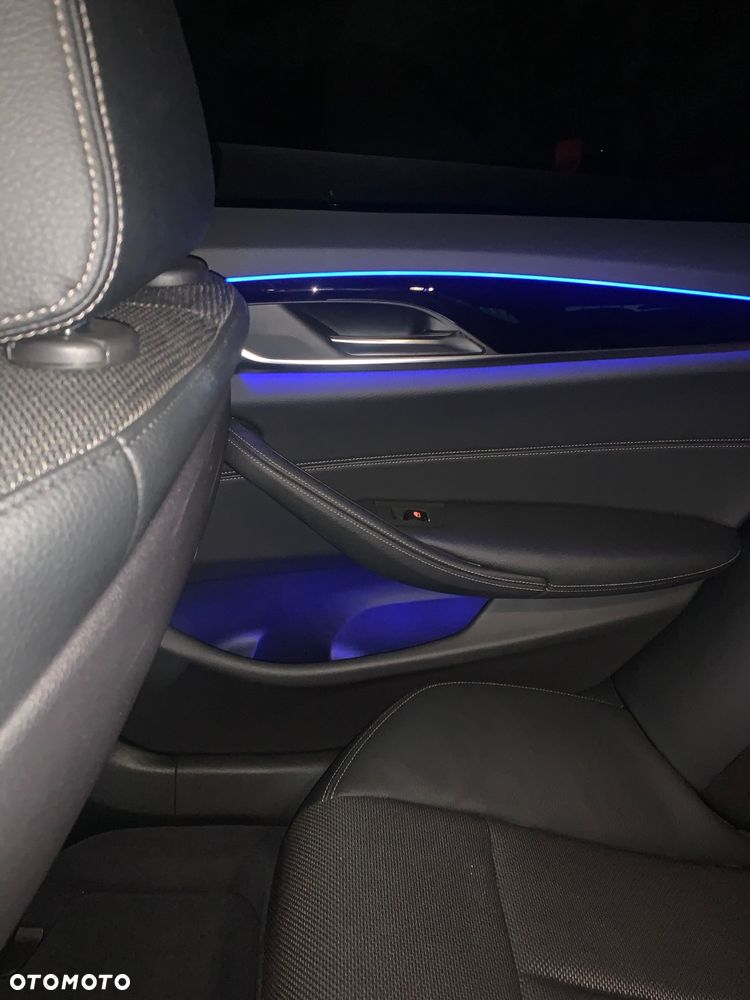 BMW Seria 5 520d M Sport - 36