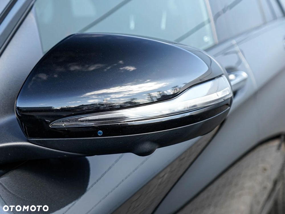 Mercedes-Benz GLC - 9