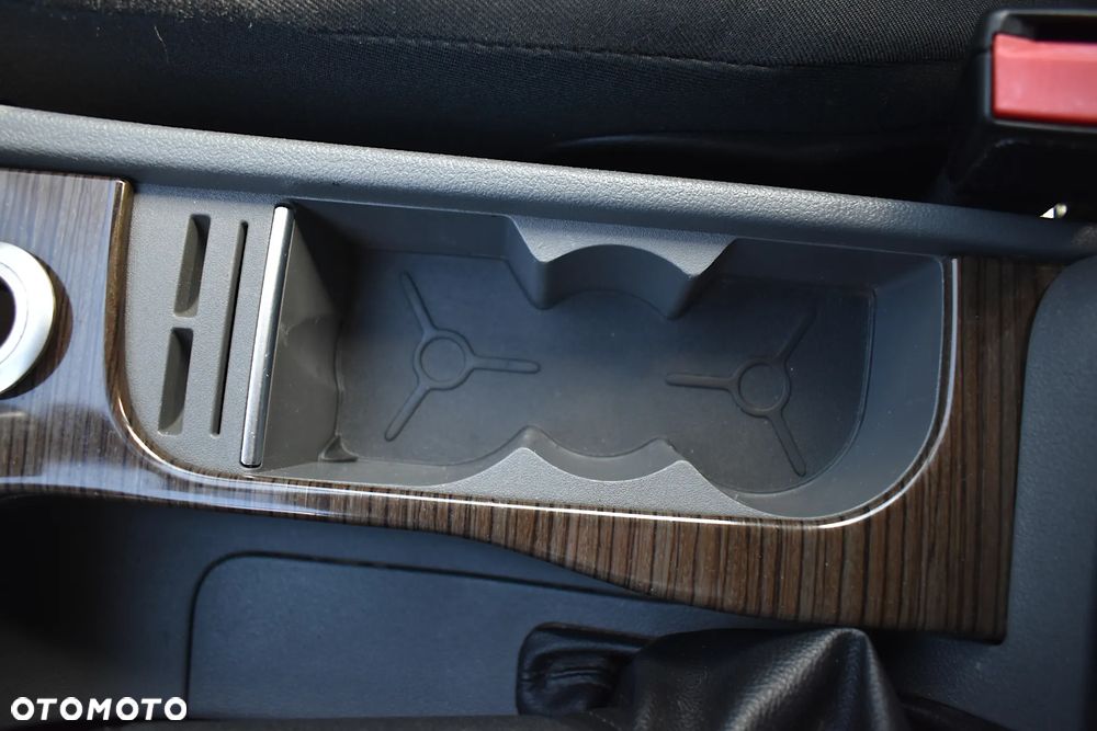 Ford Focus 2.0 16V Ghia - 25