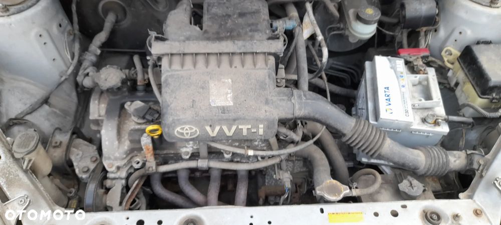 toyota yaris 1 pas przedni - 2