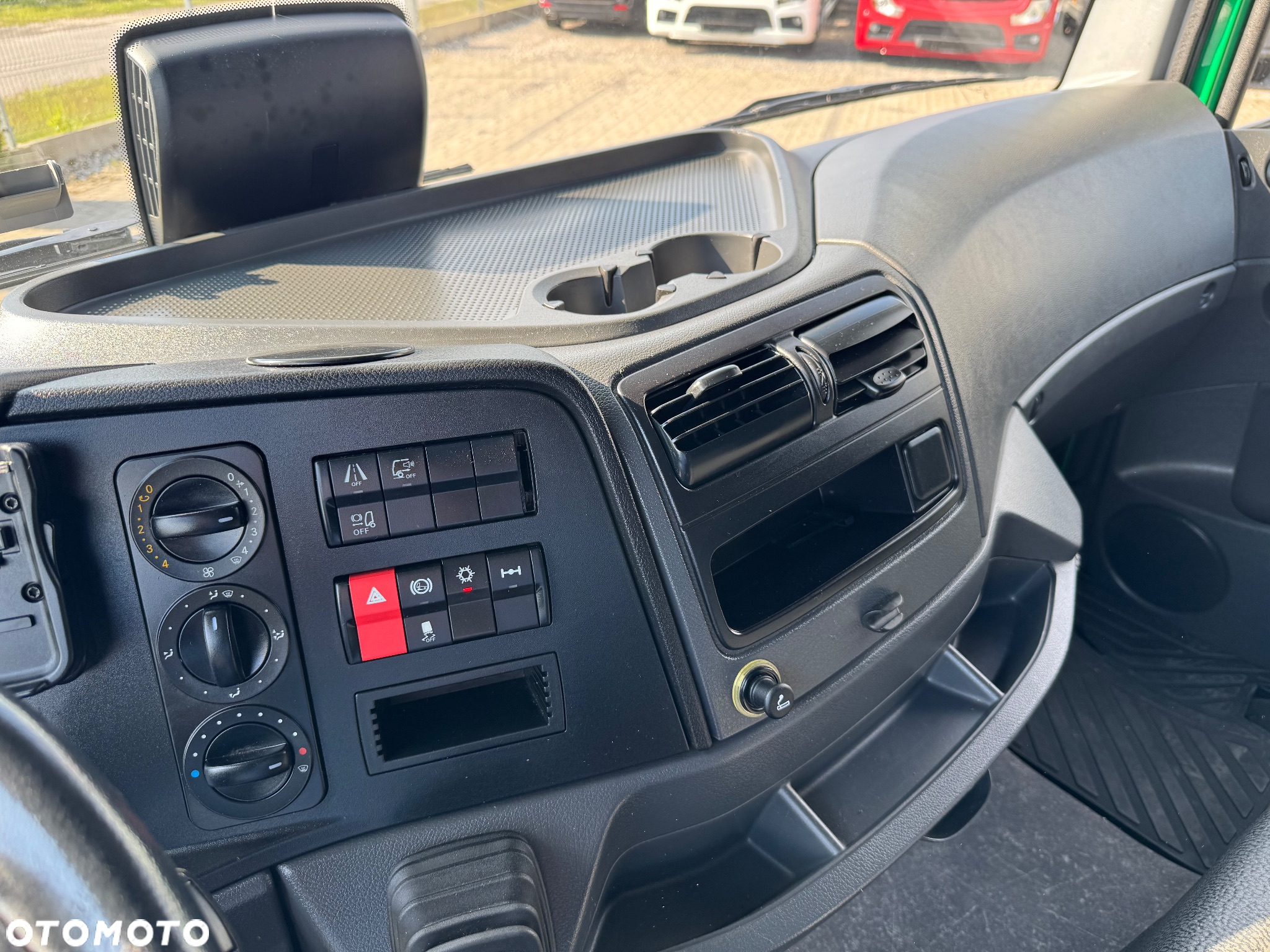 Mercedes-Benz ATEGO - 25
