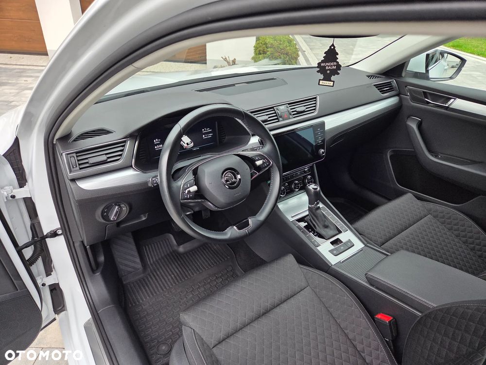 Skoda Superb 2.0 TDI SCR Style DSG - 25