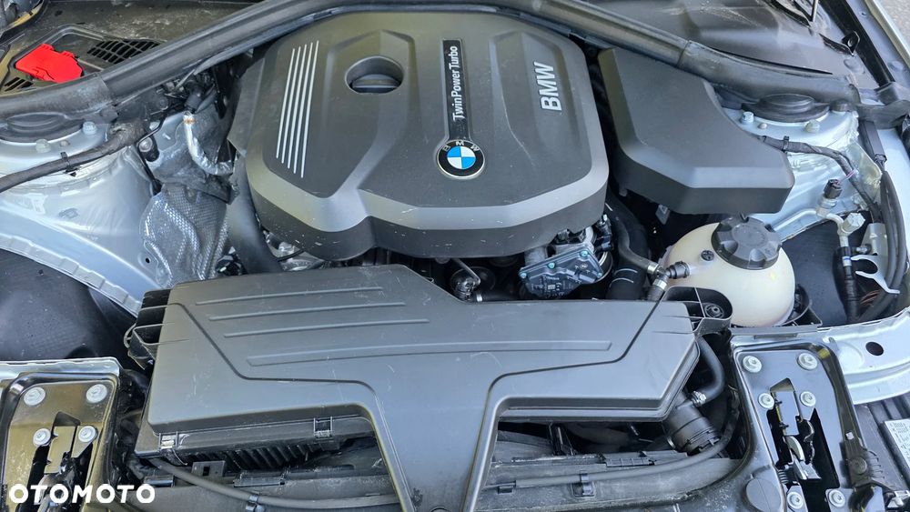 BMW Seria 3 318i GPF Sport Line Shadow - 8
