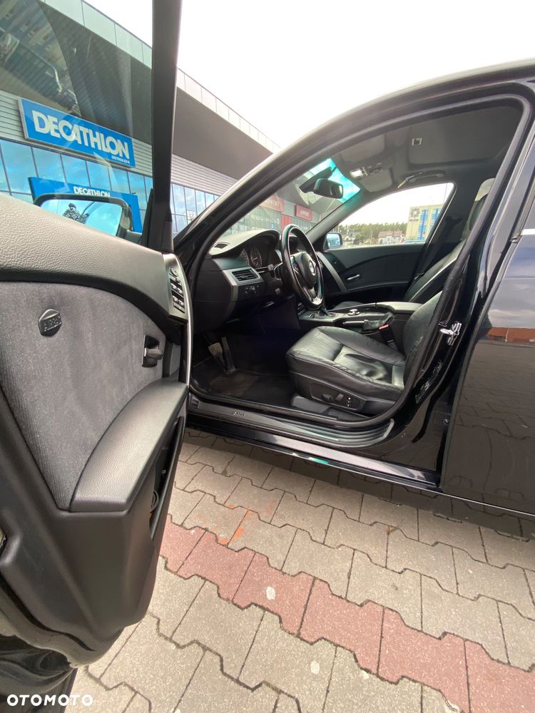 BMW Seria 5 525d - 14
