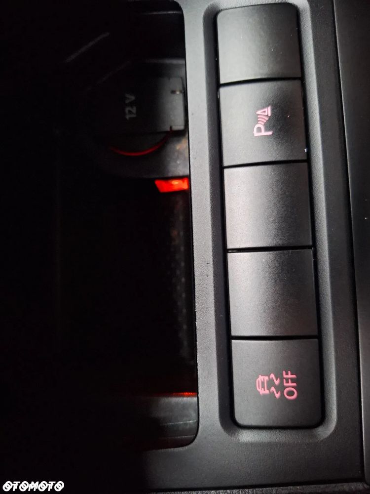 Volkswagen Golf VI 1.6 TDI Comfortline - 19