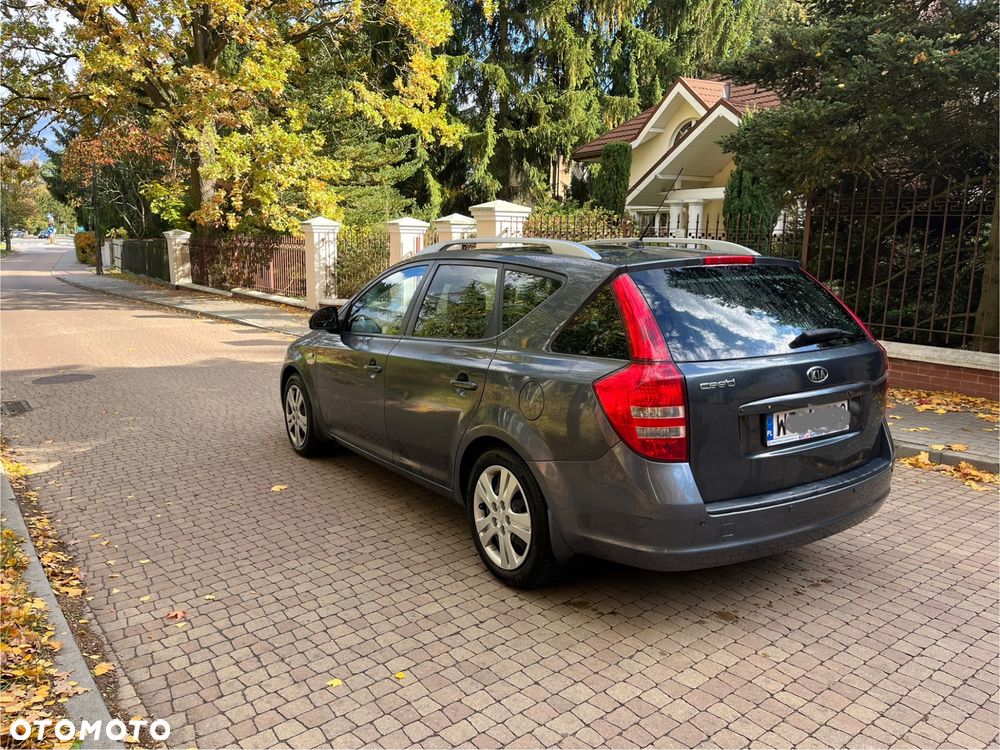 Kia Ceed - 5