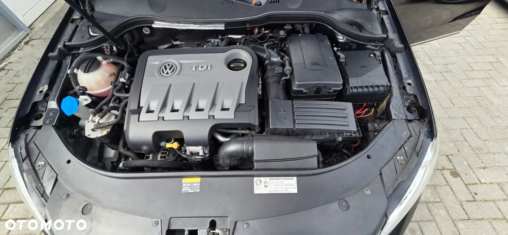 Volkswagen Passat Variant 2.0 TDI DSG BlueMotion Technology Highline - 39