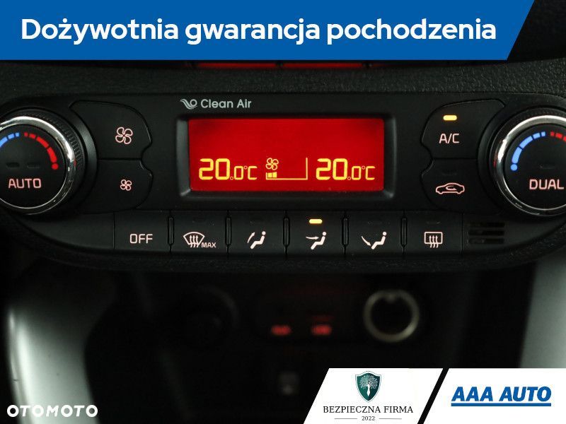 Kia Ceed - 11