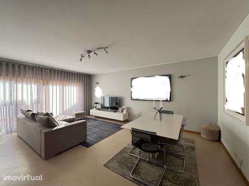 T2 Com Terraco Em Alges virado a Sul - Grande imagem: 5/12