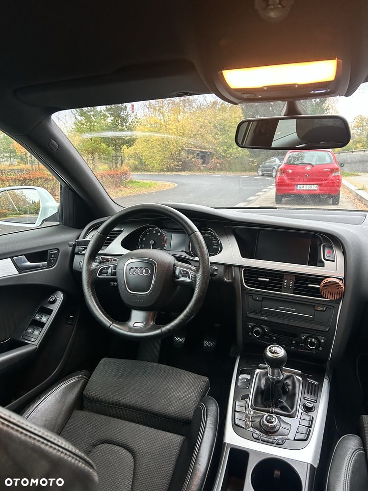 Audi A4 Limousine - 6